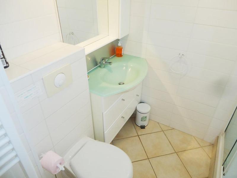 Joli studio climatisé à 400m des commerces - image 12