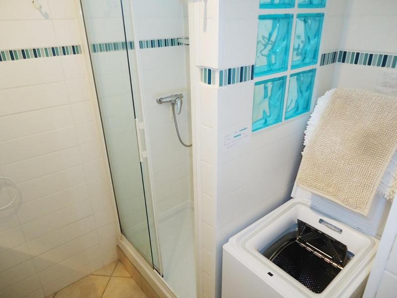 Joli studio climatisé à 400m des commerces - image 11