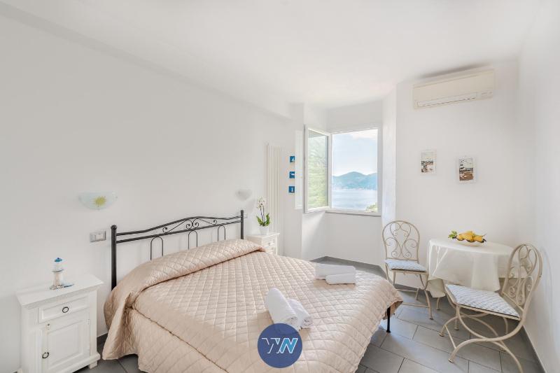 Double Room with Sea View image 3