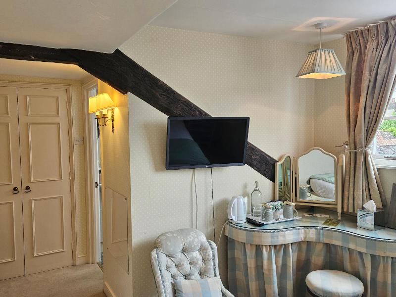 Double Room with Garden View image 3