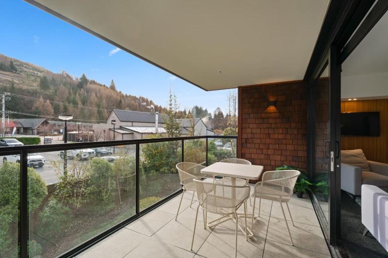 Coronet Views at La Residence du Parc - image 18