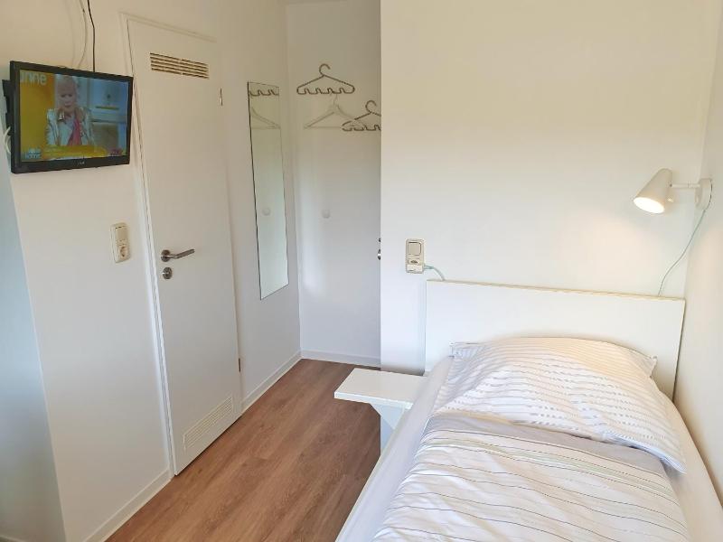 Studio Apartment image 4