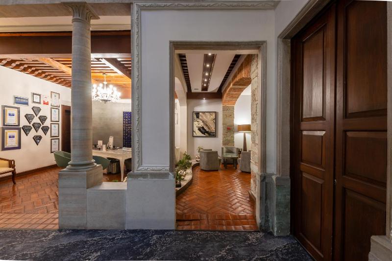 1850 Hotel Boutique - image 10