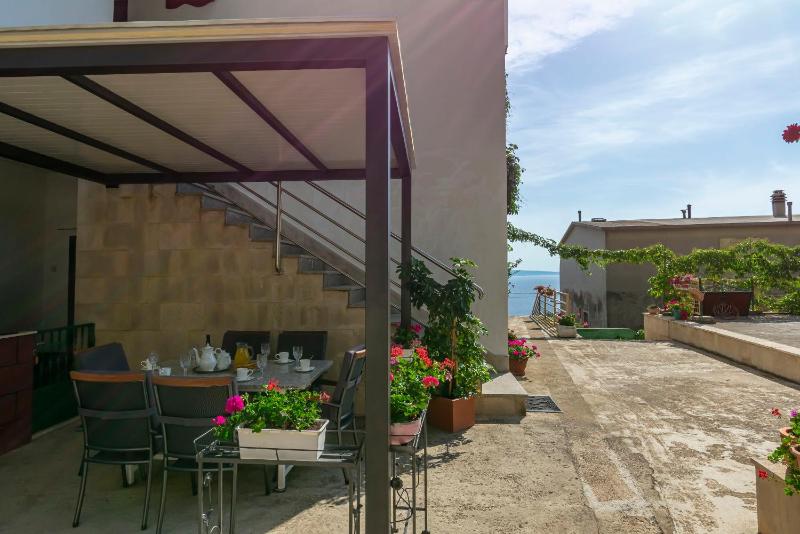 Two-Bedroom Apartment with Sea View image 1