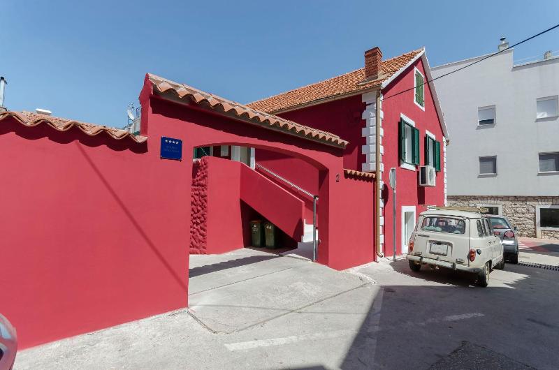 Apartment Oldtown with parking - image 6
