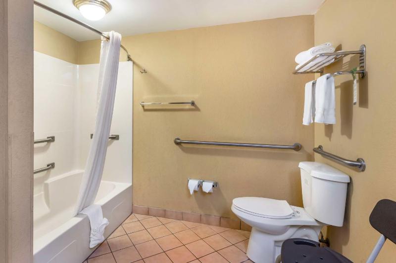 King Room - Disabilty Access/Smoking image 2