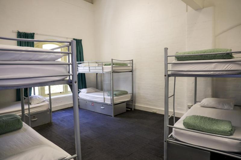 Bed in 6-Bed Mixed Dormitory Room with Shared Bathroom image 4