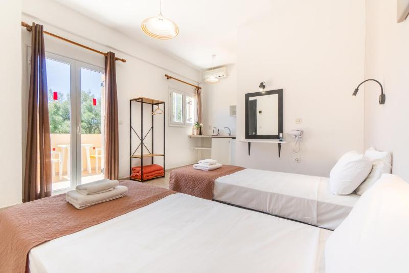 Twin or Double Room with Garden View Balcony image 1