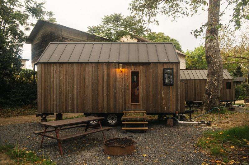 Tiny Cabin - King Kitchenette image 3