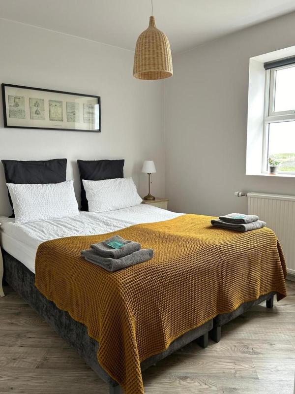 Double Room with Shared Bathroom image 3