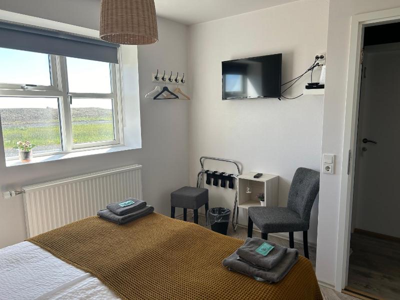 Double Room with Shared Bathroom image 4