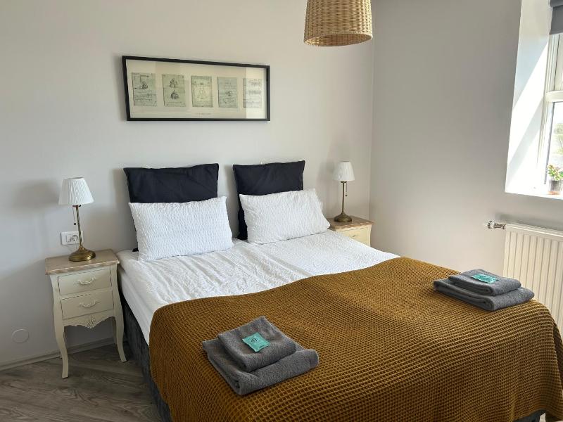 Double Room with Shared Bathroom image 1