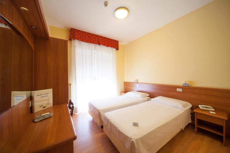 Standard Double or Twin Room with Balcony image 4
