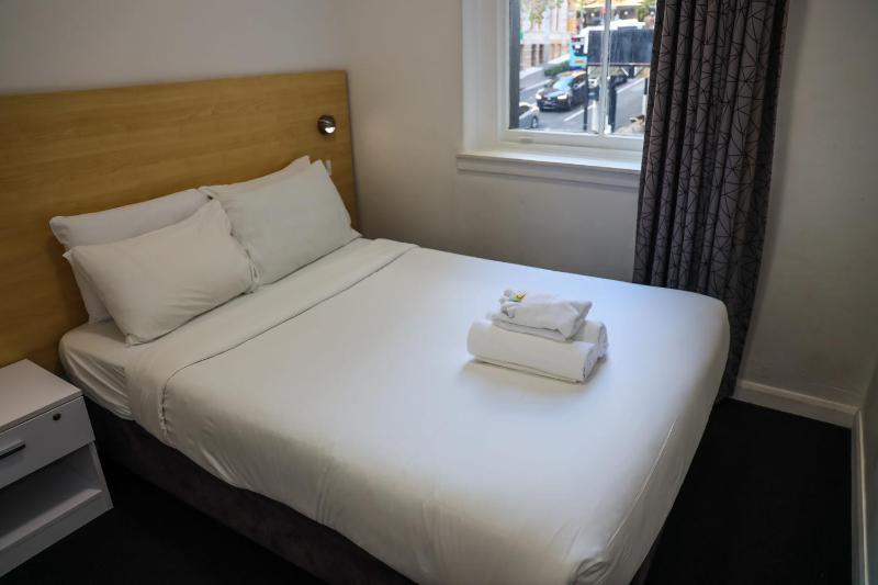 Double Room with Shared Bathroom image 2