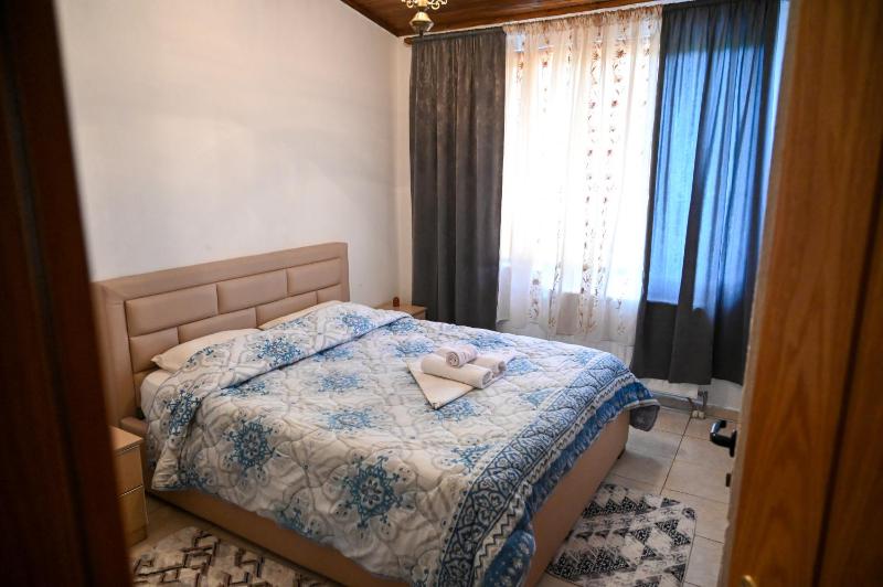 Deluxe Room (2 Adults + 1 Child) image 4