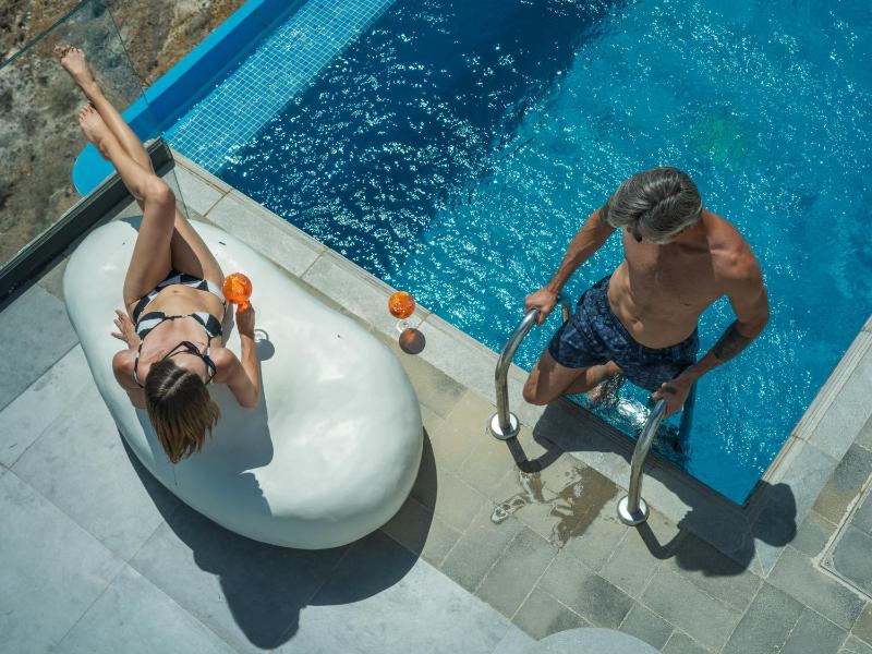 Infinity Suite with Private Pool & Caldera View image 1