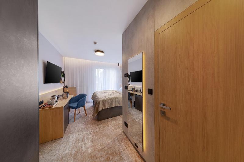 Exclusive Double or Twin Room with Balcony and Aquapark access image 4
