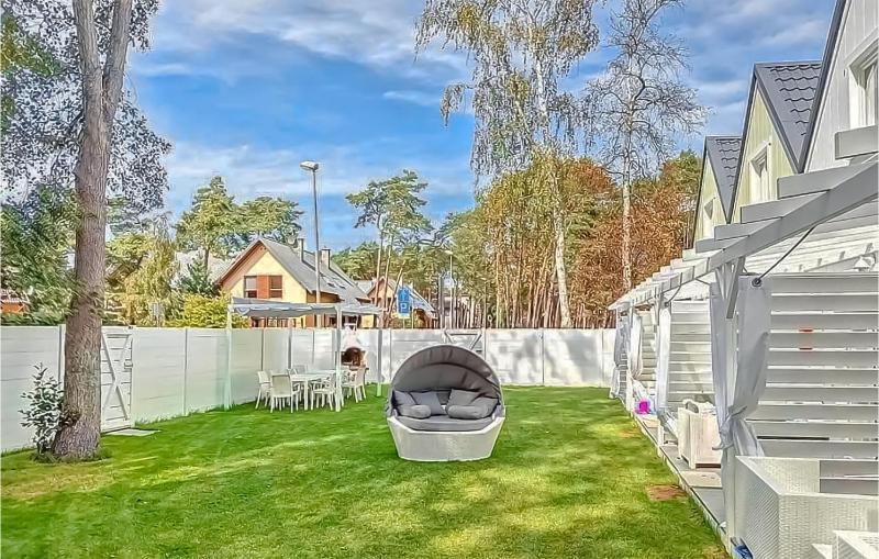 Beautiful Home In Miedzywodzie With Wifi - image 9