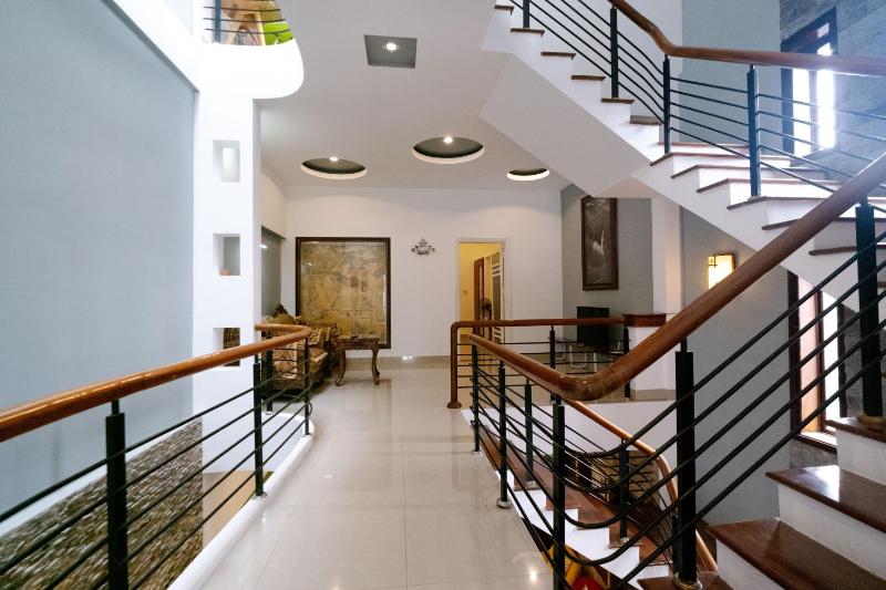 Rose's House Hue - image 3