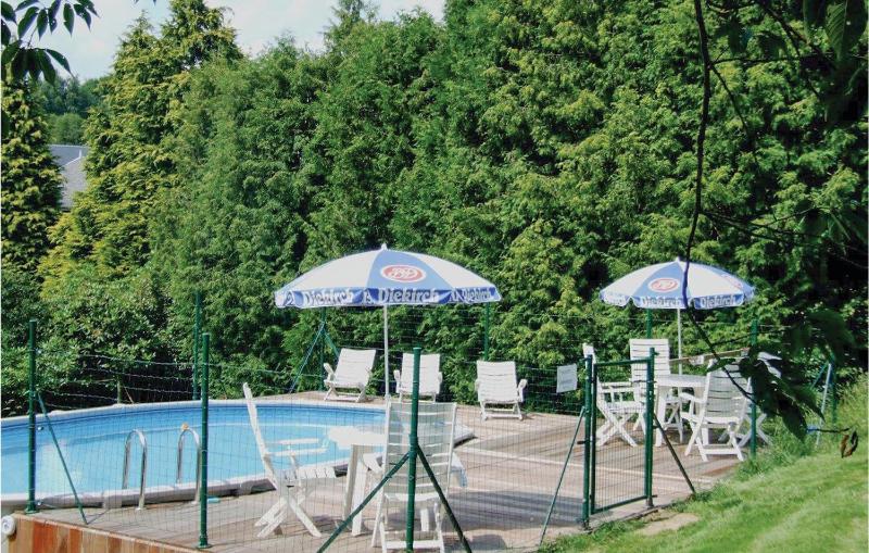 Fourteen-Bedroom Holiday home image 4