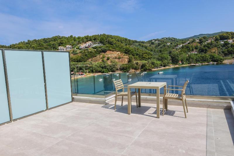 Superior Double Room with Sea View image 4