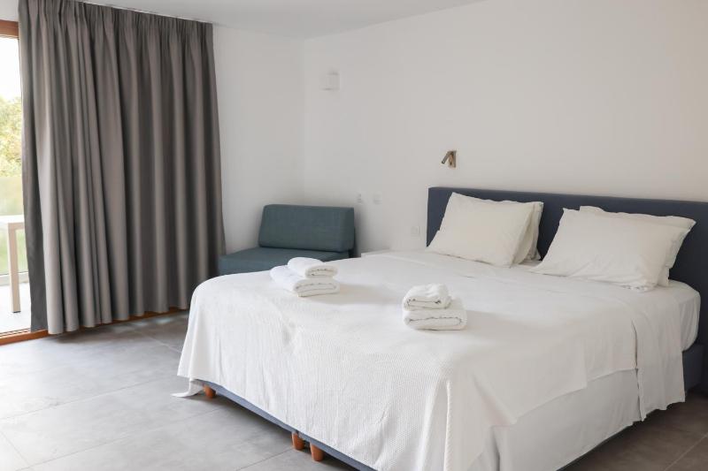 Superior Double Room with Sea View image 2