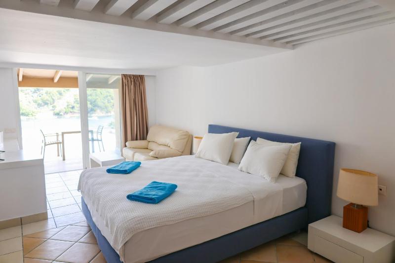 Deluxe Double or Twin Room with Sea View image 1