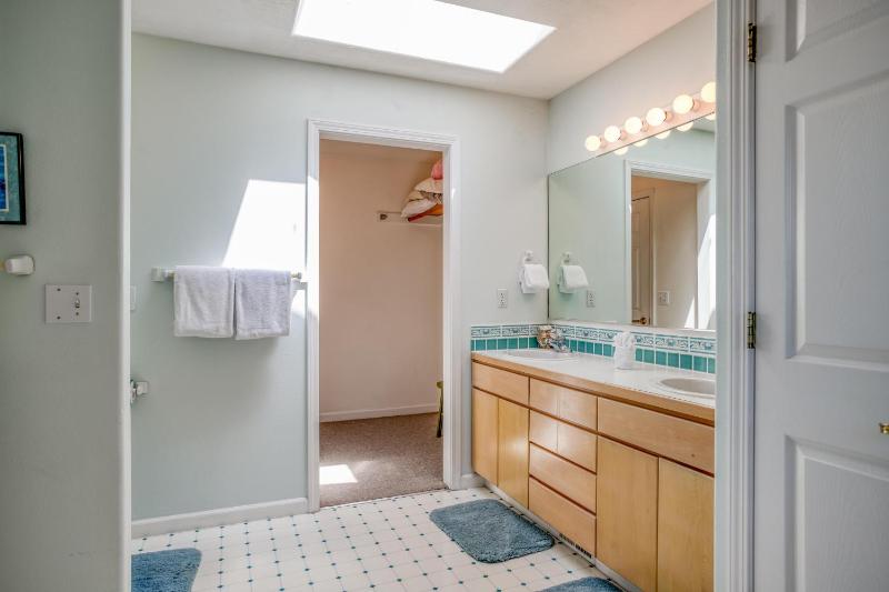 Anchor House - Lincoln City - image 29