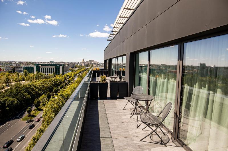 Executive Double Room with Balcony image 2