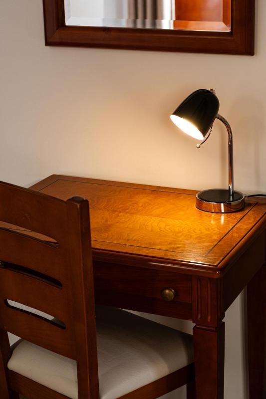 Superior King Room image 3