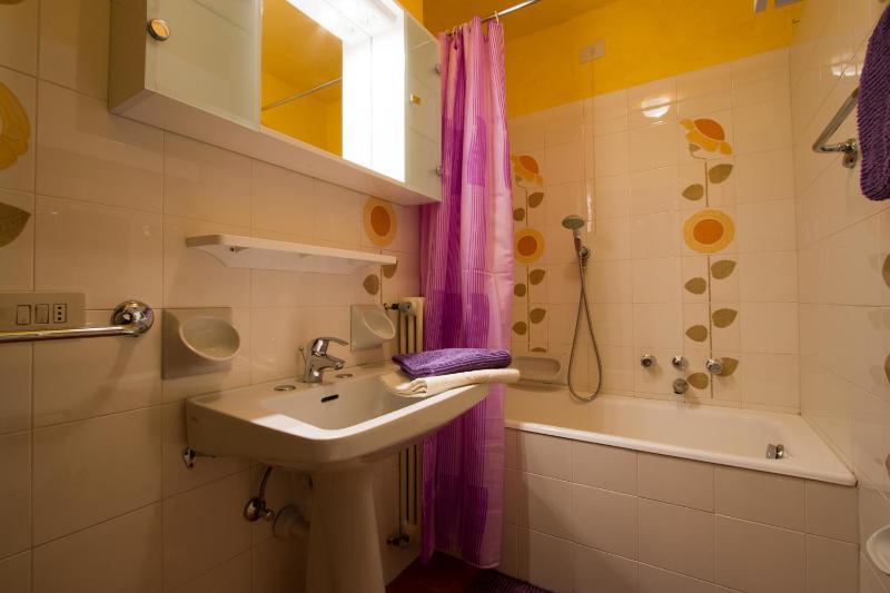 One-Bedroom Apartment image 2
