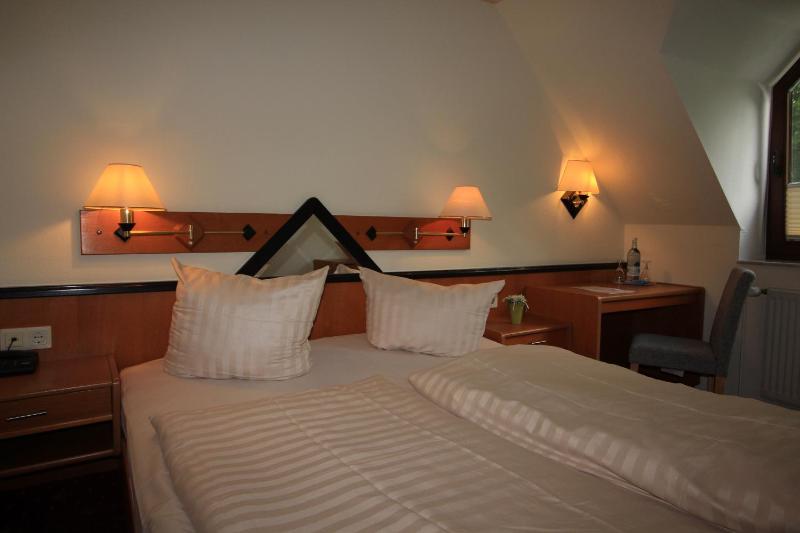 Double Room image 4