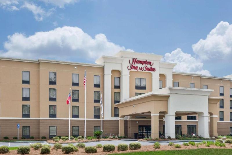 Hampton Inn & Suites Savannah-Airport - image 1