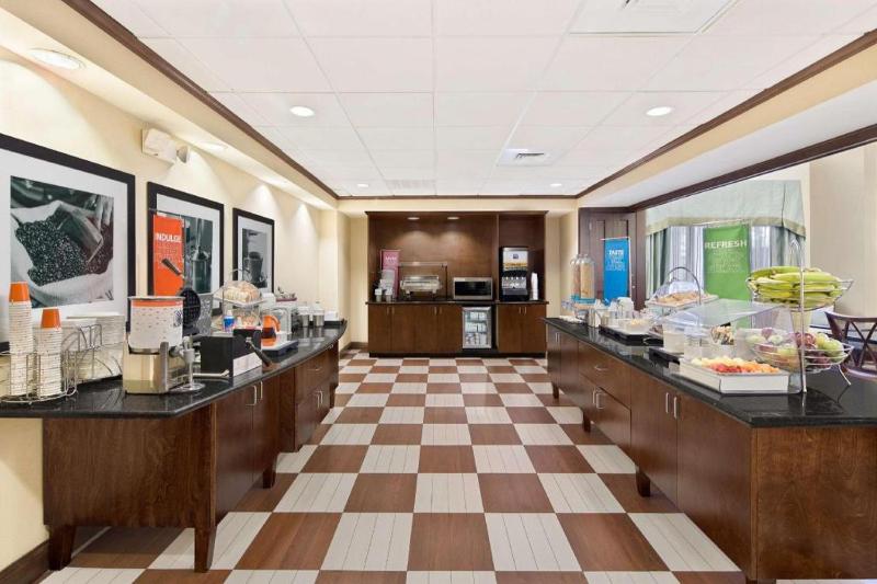 Hampton Inn & Suites Savannah-Airport - image 7