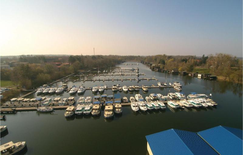2 Bedroom Gorgeous Apartment In Rechlin - image 14