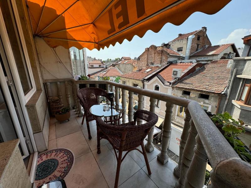 Double Room with Balcony image 4
