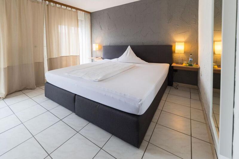 Standard Single Room image 4