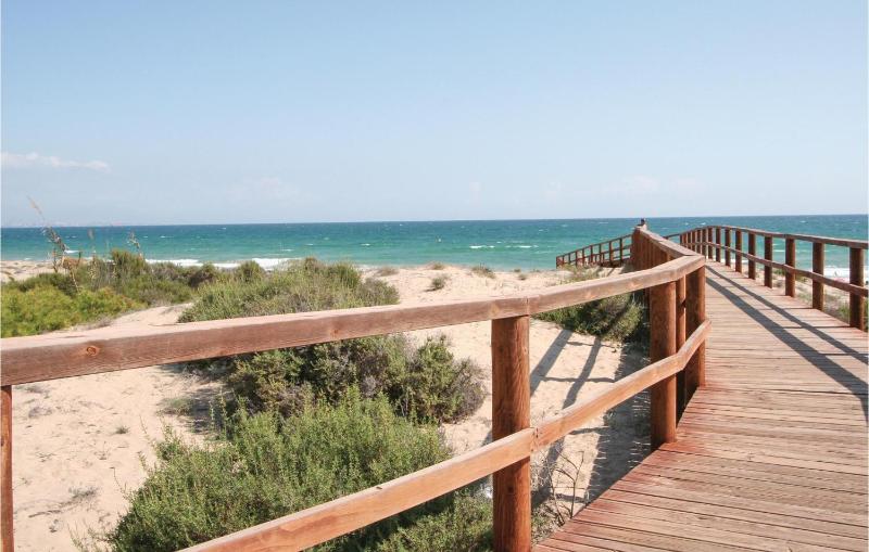 Beautiful Home In Santa Pola - image 8