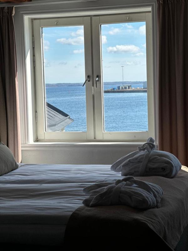 Superior Double Room image 3