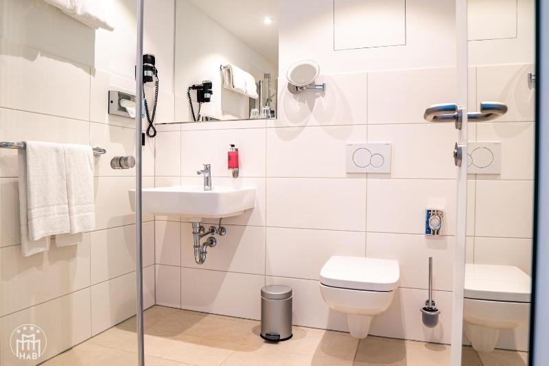 Deluxe Double Room image 3