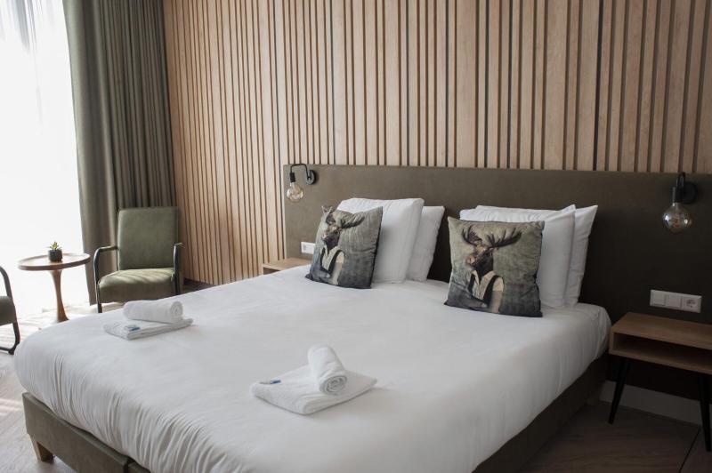 Quadruple Room with Terrace image 1