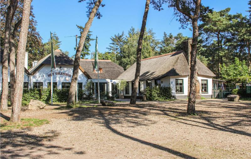 Six-Bedroom Holiday Home image 4