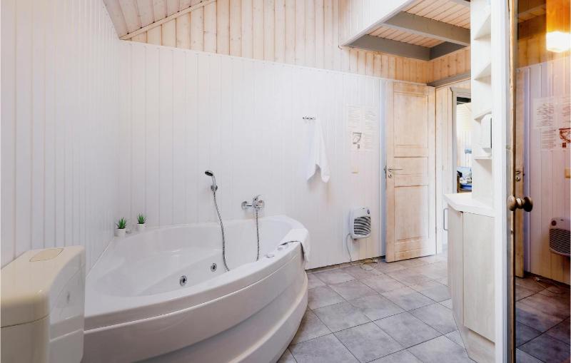 Gorgeous Home In Rechlin With Sauna - image 16