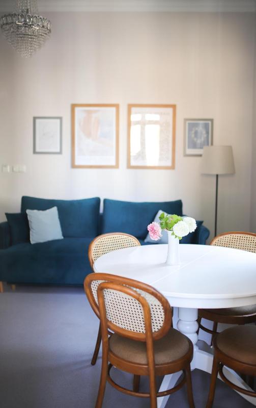 One-Bedroom Apartment image 4