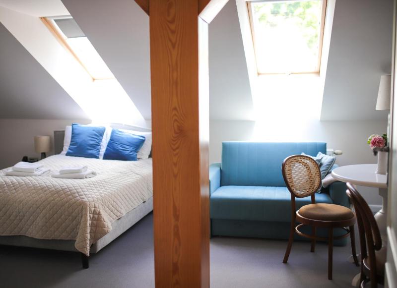 Deluxe Room (2 Adults + 1 Child) image 3