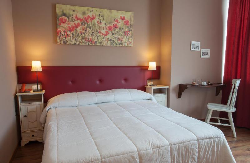 Double Room with Private Bathroom image 2