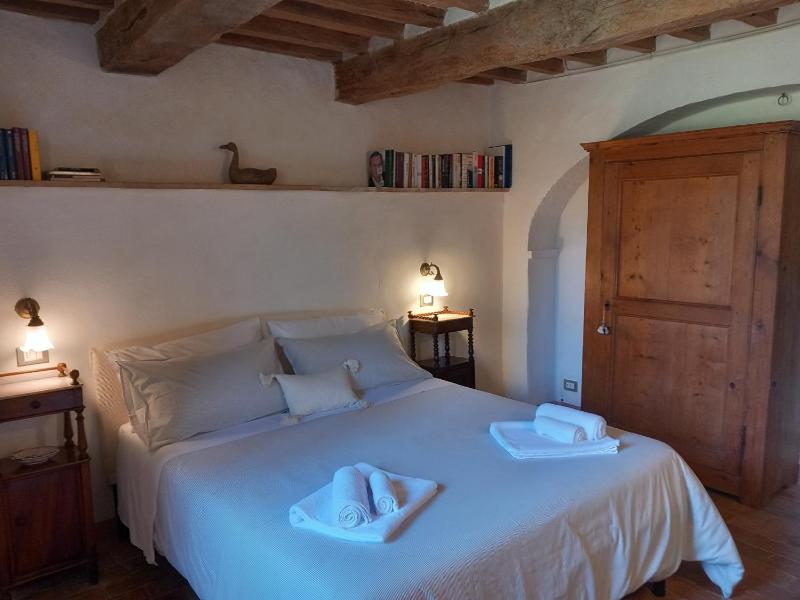 Deluxe One-Bedroom Apartment with Garden View image 1