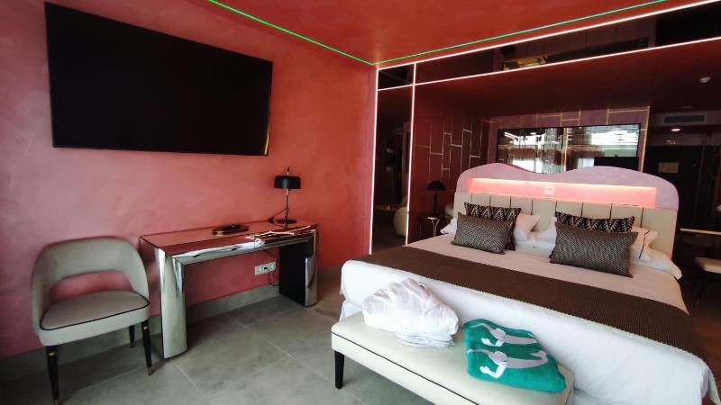 Deluxe Junior Suite image 4
