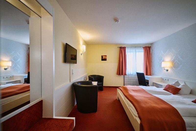 Double Room image 4