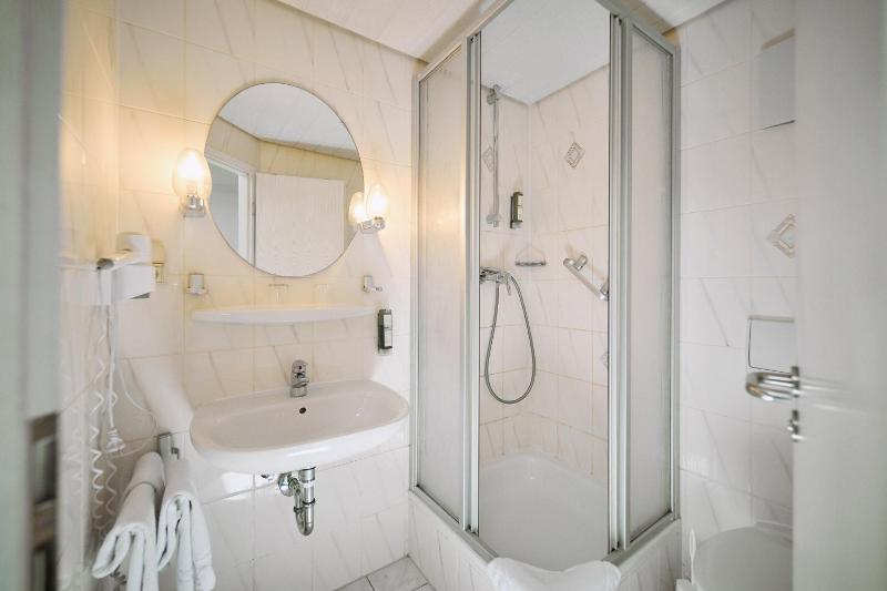 Triple Room image 2
